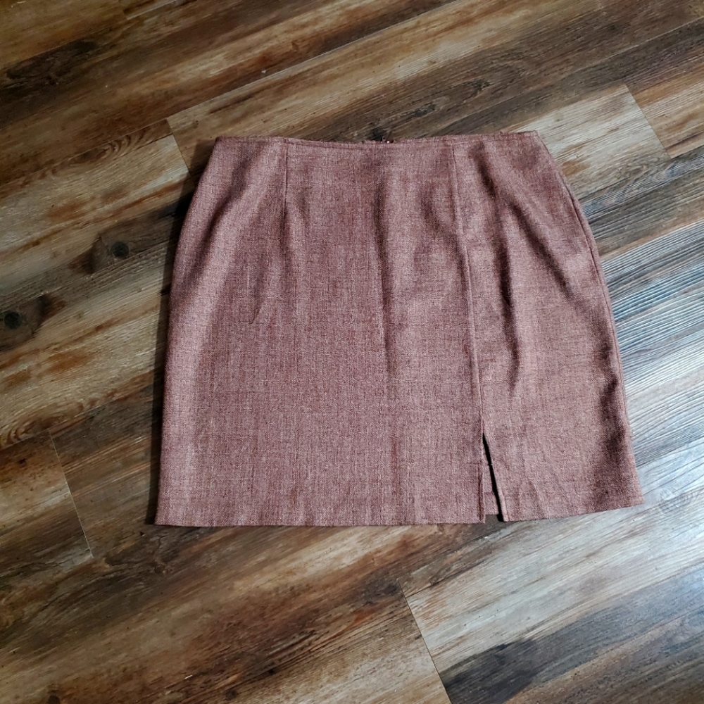 Elegant, earth tone brown skirt